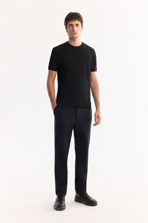 Siyah Bisiklet Yaka Fitil Örgü Detaylı Rayon Triko T-shirt