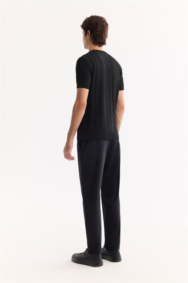 Siyah Bisiklet Yaka Fitil Örgü Detaylı Rayon Triko T-shirt
