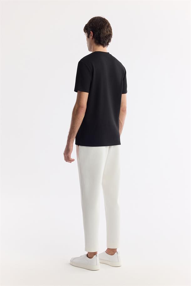 Siyah Bisiklet Yaka Flexi & Gofre Baskı Detaylı İnterlok T-Shirt