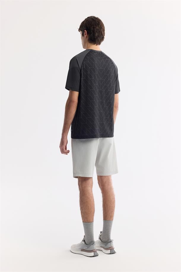 Siyah Bisiklet Yaka Geometrik Desenli Bloklu Teknik Kumaş Detaylı T-shirt
