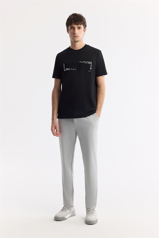 Siyah Bisiklet Yaka Gofre Baskılı İnterlok T-Shirt