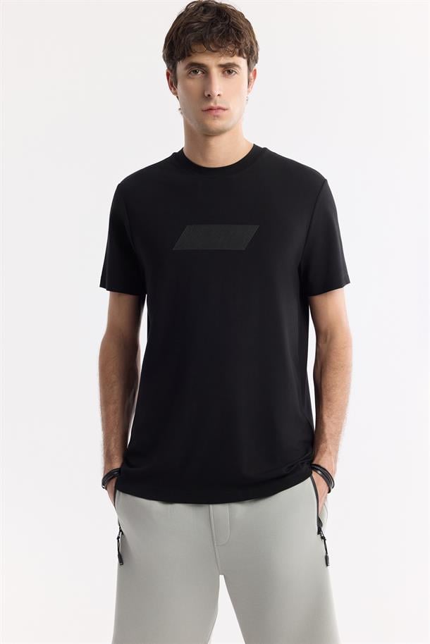 Siyah Bisiklet Yaka Hareketli Hologram Baskılı Shoft Touch T-Shirt