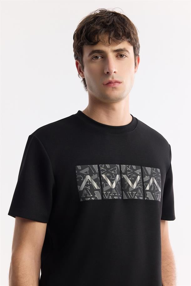Siyah Bisiklet Yaka Hologram Baskılı İnterlok T-Shirt