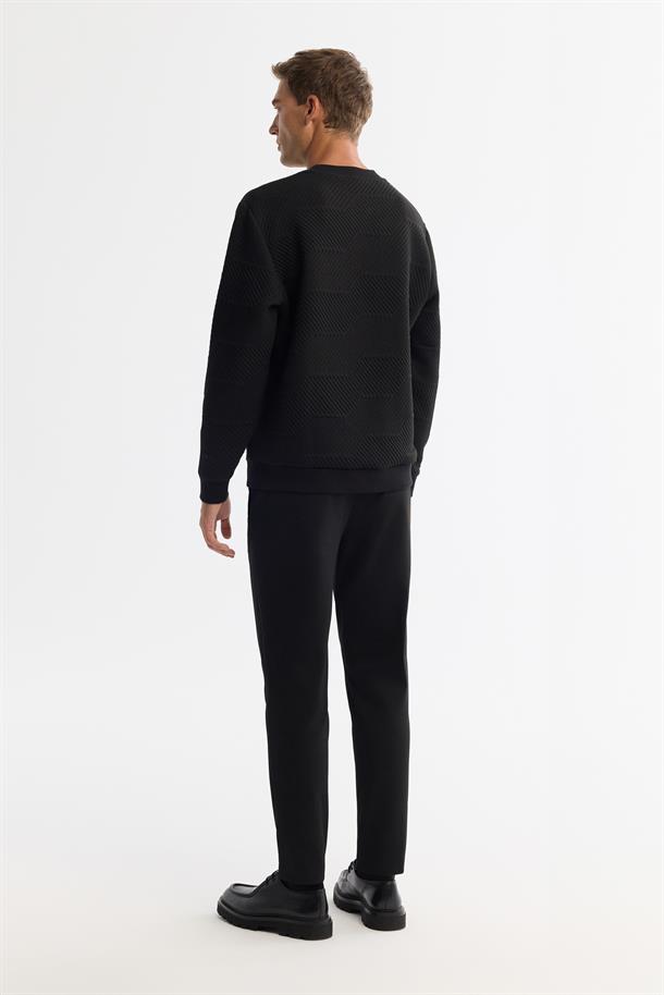 Siyah Bisiklet Yaka Jakarlı Sweatshirt