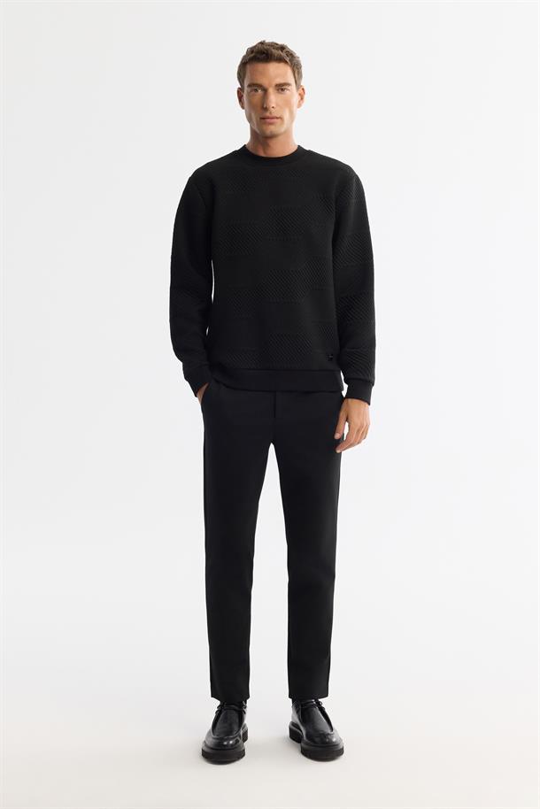 Siyah Bisiklet Yaka Jakarlı Sweatshirt
