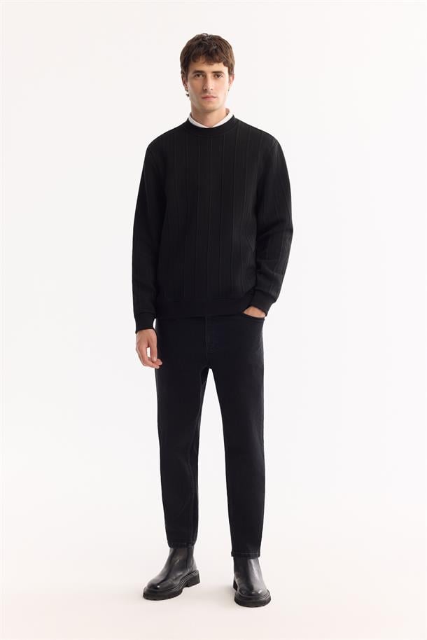 Siyah Bisiklet Yaka Jakarlı Sweatshirt