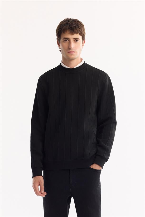 Siyah Bisiklet Yaka Jakarlı Sweatshirt