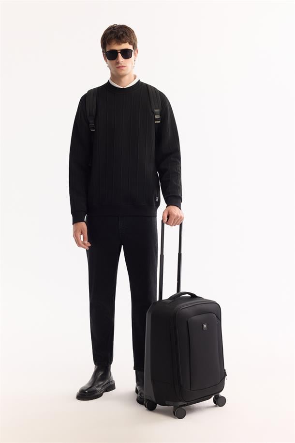 Siyah Bisiklet Yaka Jakarlı Sweatshirt