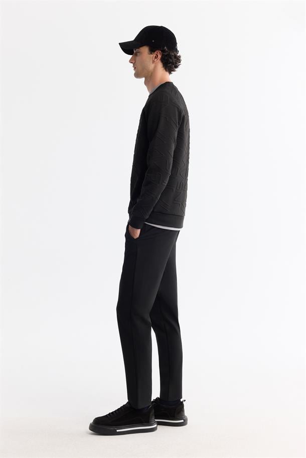 Siyah Bisiklet Yaka Jakarlı Sweatshirt