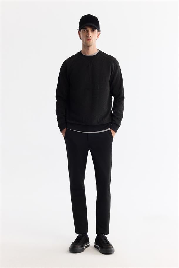 Siyah Bisiklet Yaka Jakarlı Sweatshirt