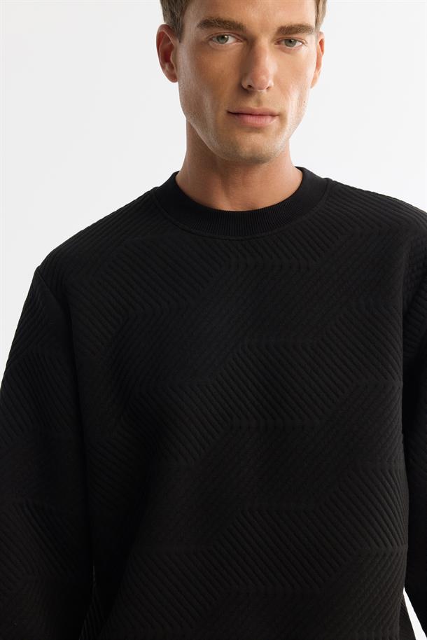 Siyah Bisiklet Yaka Jakarlı Sweatshirt