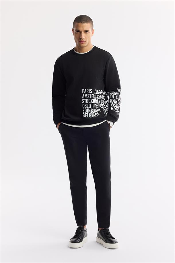Siyah Bisiklet Yaka Kolda ve Göğüste Slogan Baskılı İnterlok Sweatshirt