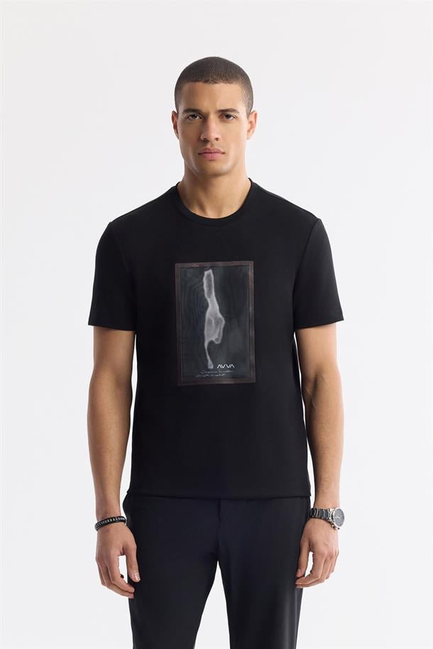 Siyah Bisiklet Yaka Organze Aplike Detaylı Fotokromik(UV) İnterlok T-Shirt