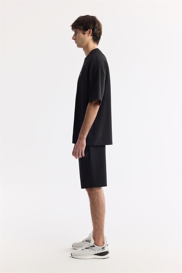 Siyah Bisiklet Yaka Oversize Aplike Baskı Detaylı 2'İplik T-Shirt