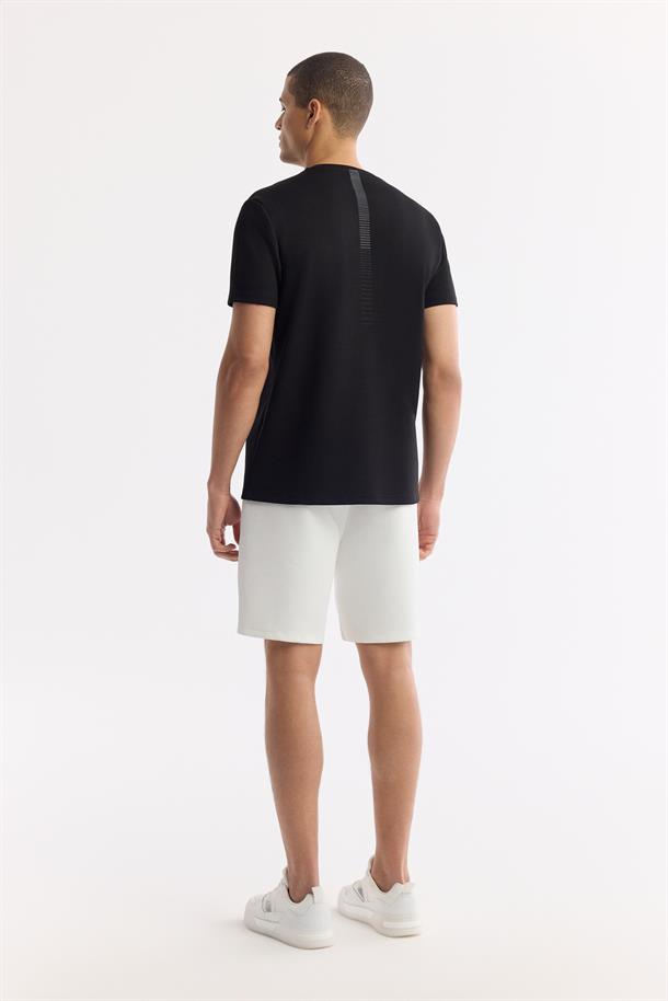 Siyah Bisiklet Yaka Sırt ve Göğsü Logo Baskılı T-Shirt