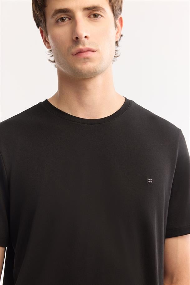 Siyah Bisiklet Yaka Soft Touch Basic T-Shirt