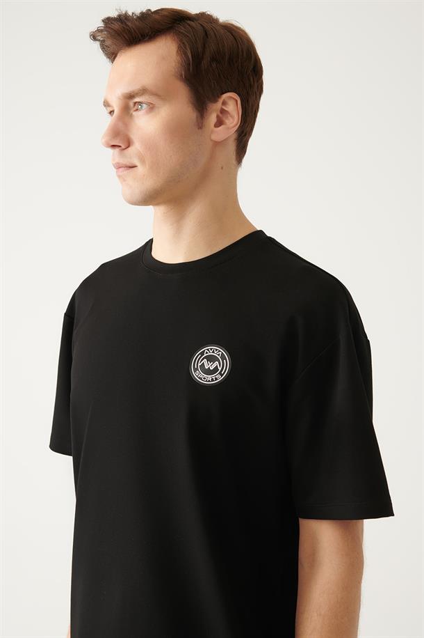 Siyah Bisilet Yaka Garni Parçalı T-Shirt