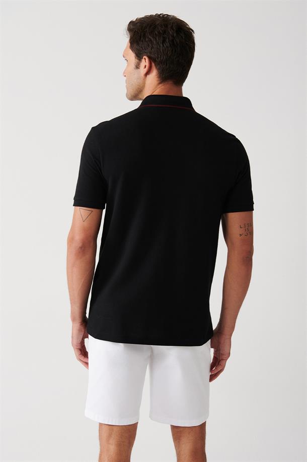 Siyah Çıtçıtlı Yaka Özellikli Polo Yaka T-Shirt