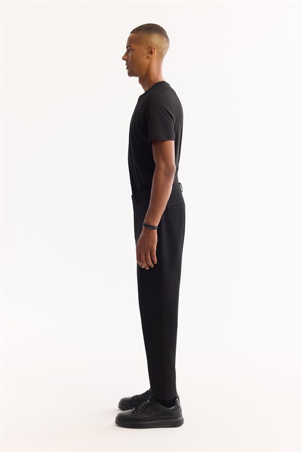 Siyah Diyagonal Desenli Carrot Fit Örme Pantolon