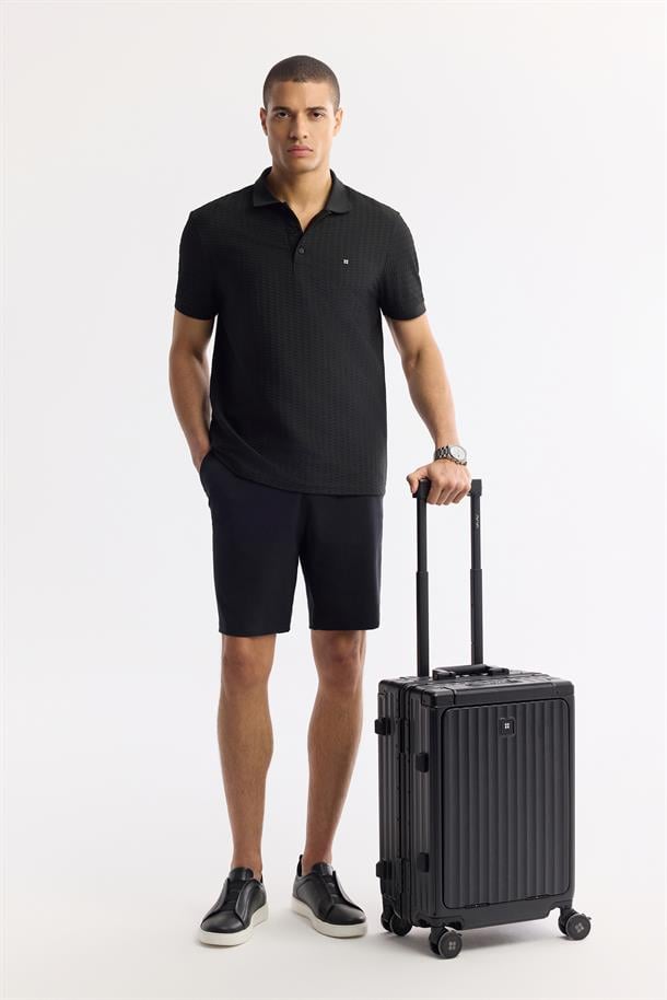 Siyah Düğmeli Polo Yaka Dokulu Jakarlı T-Shirt