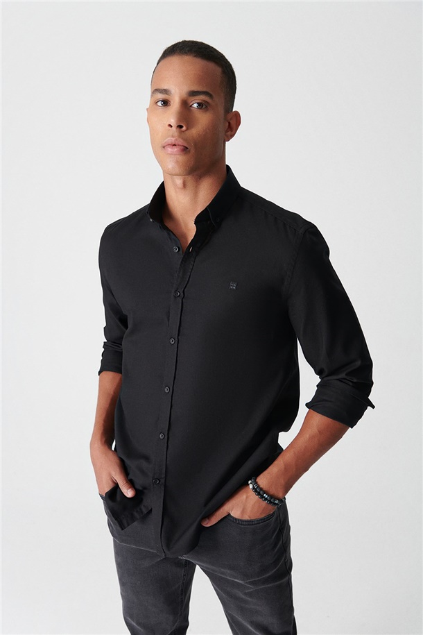 Siyah Düz Alttan Britli Yaka Regular Fit Gömlek