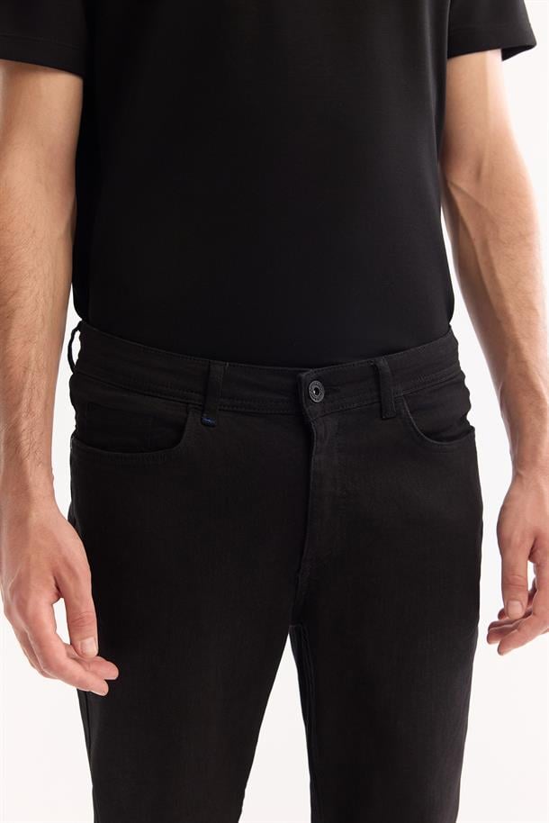 Siyah Eskitme Yıkamalı Esnek Jean Pantolon