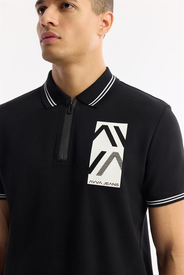 Siyah Fermuarlı Polo Yaka Önü Enjeksiyon Baskılı T-Shirt
