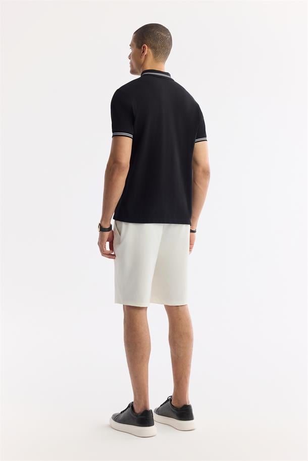 Siyah Fermuarlı Polo Yaka Önü Enjeksiyon Baskılı T-Shirt