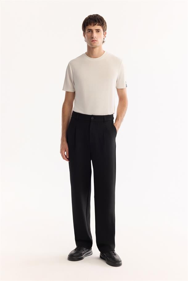 Siyah İnce Fitilli Dokulu  Baggy Fit Pantolon