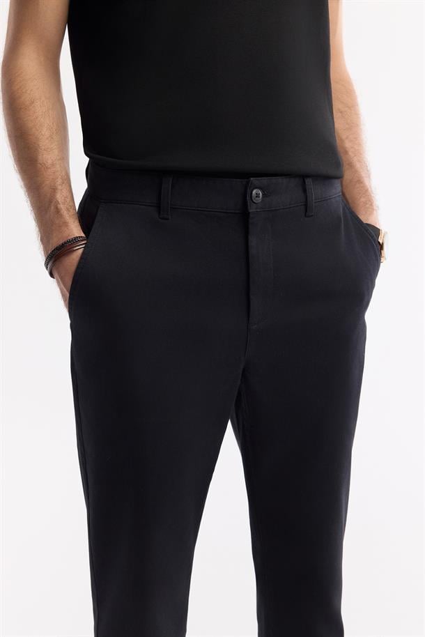 Siyah Klasik Bel Armürlü Pamuk Karışımlı Lamus Slim Fit Chino Pantolon