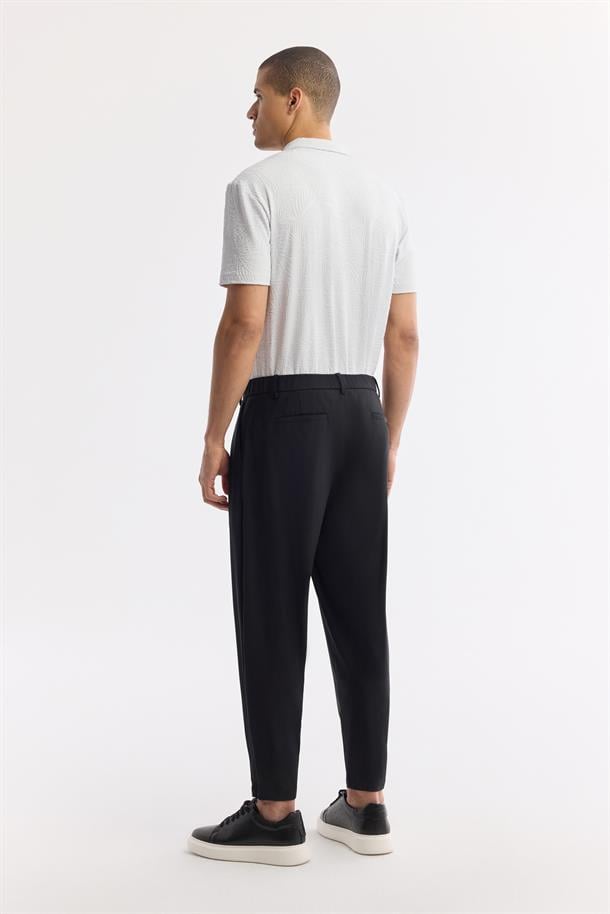 Siyah Klasik Bel Teknik Kumaş Baggy Fit Paçası Fermuarlı Pantolon