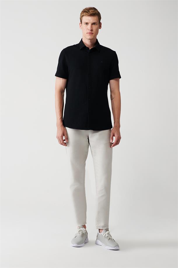 Siyah Kolay Ütülenebilir Klasik Yaka Örme Likralı Pamuklu Slim Fit Kısa Kollu Gömlek