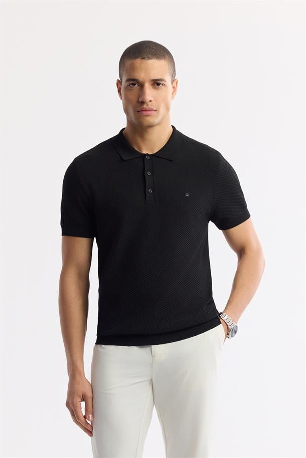Siyah Polo Yaka Dokulu Triko T-shirt