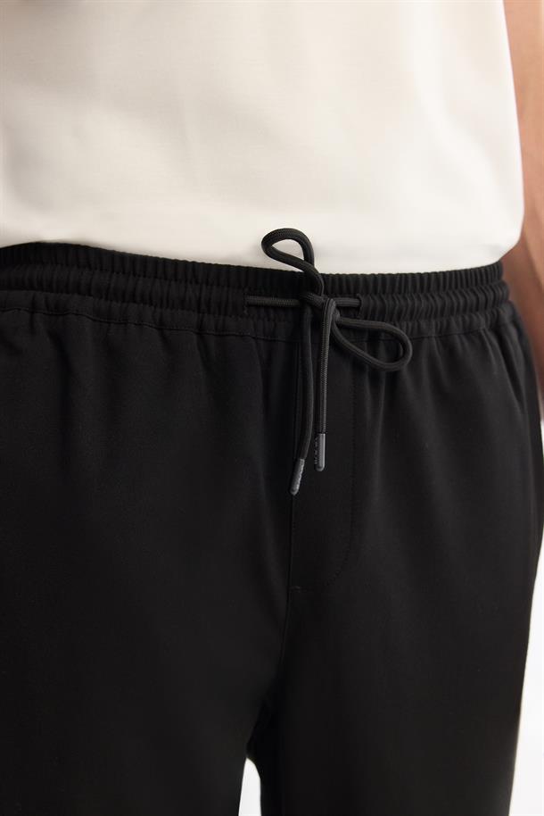 Siyah Yandan Cepli Beli Lastikli Bağcıklı Duble Paça Jogger Pantolon