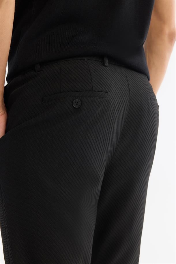 Siyah Yandan Cepli Diyagonel Kumaş Slim Fit Takım Pantolon