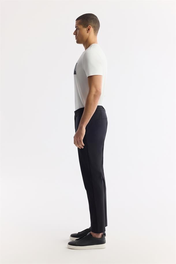 Siyah Yanı Lastikli Teknik Kumaş Nora Slim Fit Pantolon