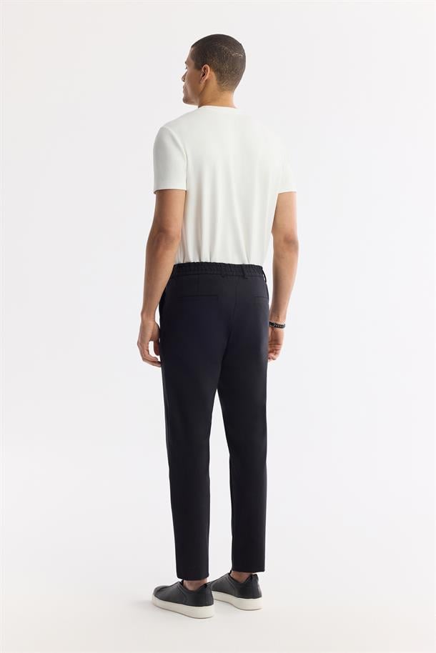 Siyah Yanı Lastikli Teknik Kumaş Nora Slim Fit Pantolon