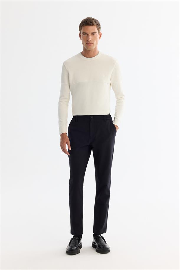 Siyah Yanı Lastikli Teknik Slim Fit Pantolon