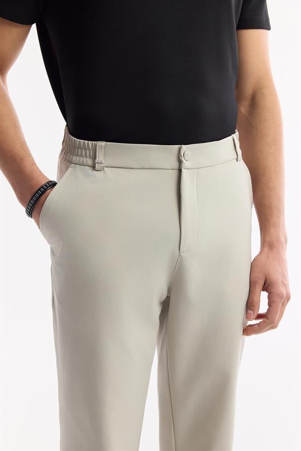 Taş Yanı Lastikli Teknik Kumaş Nora Slim Fit Pantolon