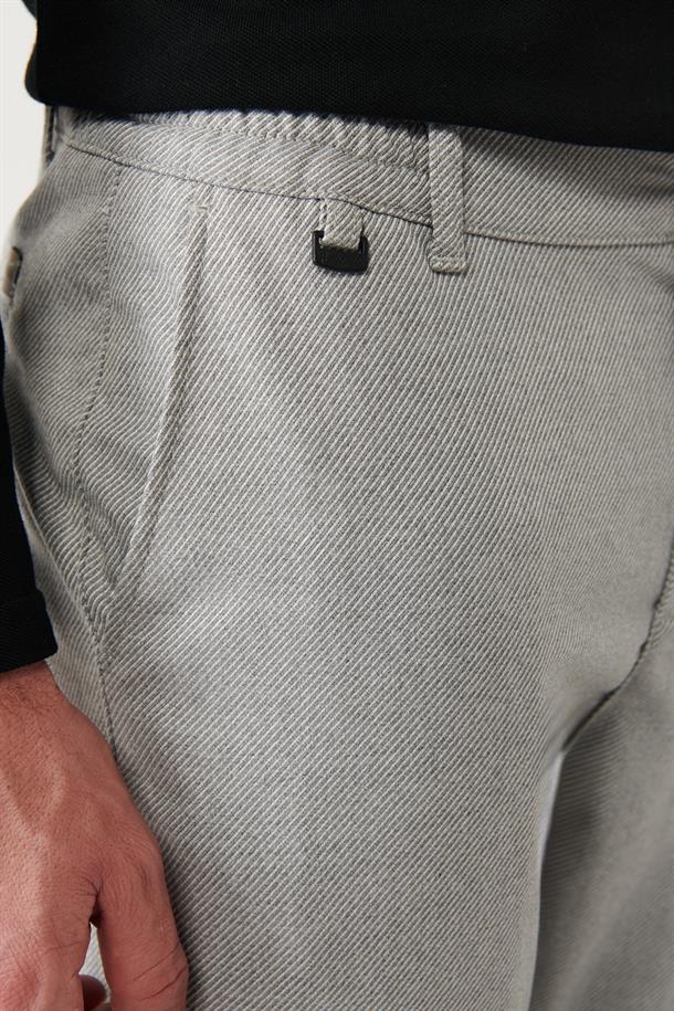 Açık Gri Beli Lastikli Diyagonal Desenli Relaxed Fit Pantolon