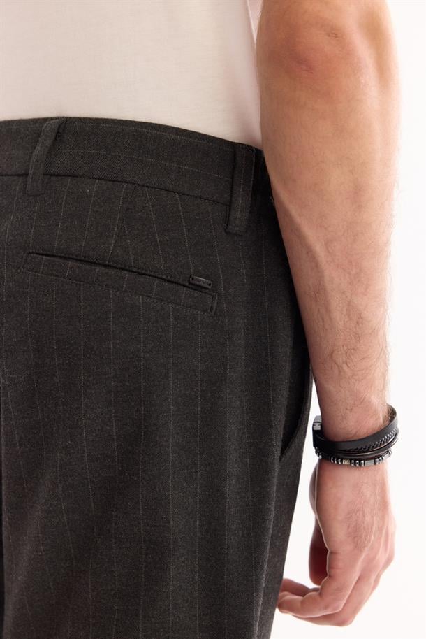 Antrasit Çizgili Flanel Slim Fit Pantolon