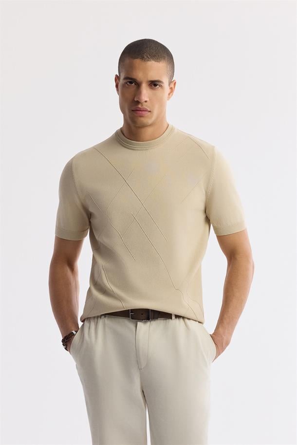 Bej Bisiklet Yaka Geometrik Desen Detaylı Rayon Triko T-shırt