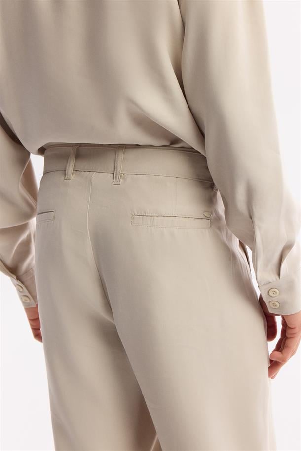 Bej Klasik Bel  Toka Detaylı Modal Karışımlı Knidos Baggy Fit Pantolon