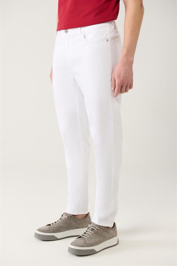 Beyaz Armürlü Esnek 5 Cepli Slim Fit Dar Kesim Kanvas Pantolon