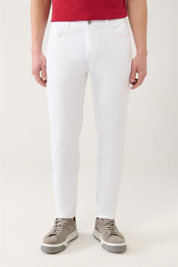 Beyaz Armürlü Esnek 5 Cepli Slim Fit Dar Kesim Kanvas Pantolon