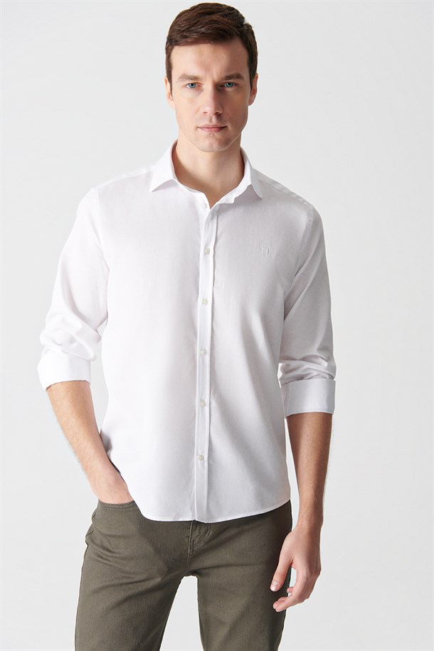 Beyaz Armürlü Klasik Yaka Regular Fit Gömlek