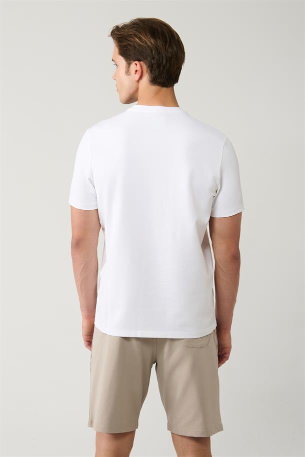 Beyaz Bisiklet Yaka Baskılı T-shirt
