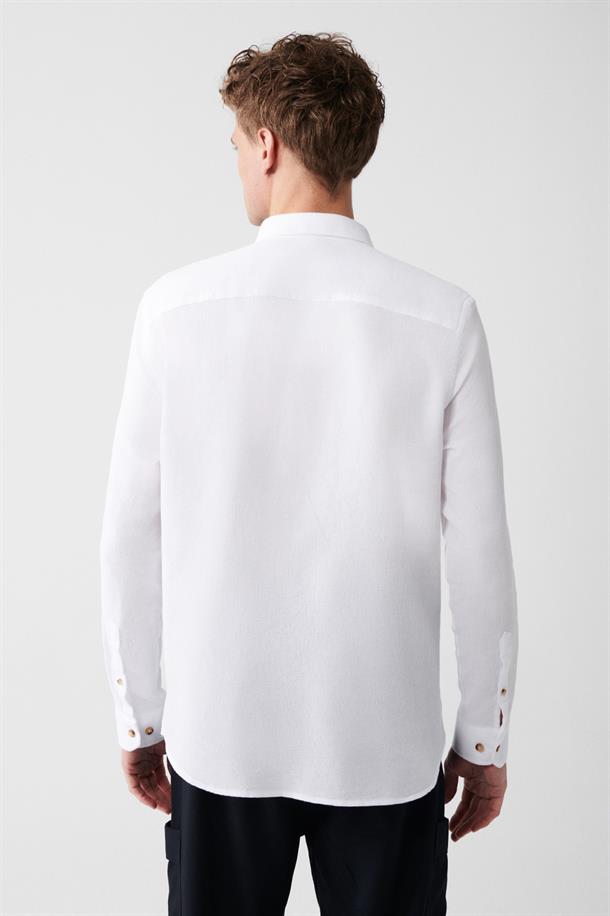 Beyaz Cepli %100 Pamuk Slim Fit Gömlek