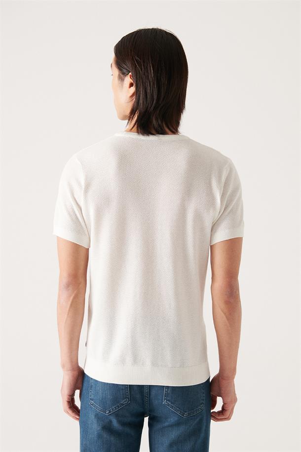 Beyaz Dokulu Triko T-shirt