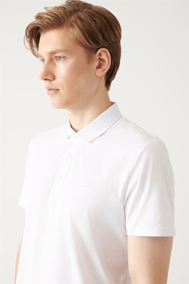 Beyaz Düğmeli  Polo Yaka T-Shirt